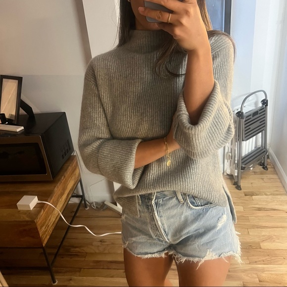 Everlane Sweaters | Everlane Ribbed Mockneck Cashmere Sweater | Color: Gray | Size: S | Arametric's Closet